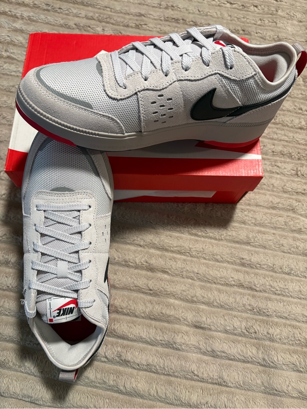 Nike Kids White Sneakers Size 7Y BNWT AT-4/63